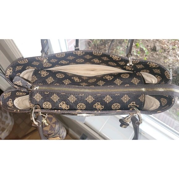 Guess 4G Noelle Tote Monogram Logo Charm Designer Handbag 14x9.5x10.3 - Picture 6 of 10
